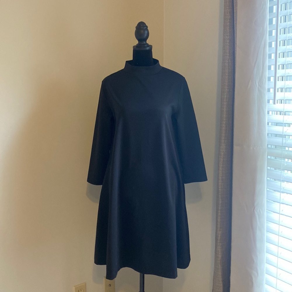 Black knee length dress. Great condition.